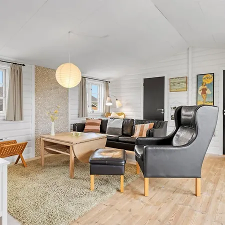 Kristiarn - 325m From The Sea By Interhome