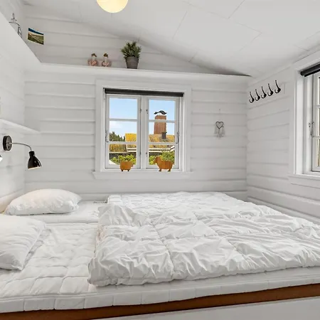 Kristiarn - 325m From The Sea By Interhome